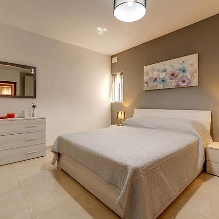 Stylish Bright And Airy Apart In Central Bugibba St. Paul's Bay Exterior foto